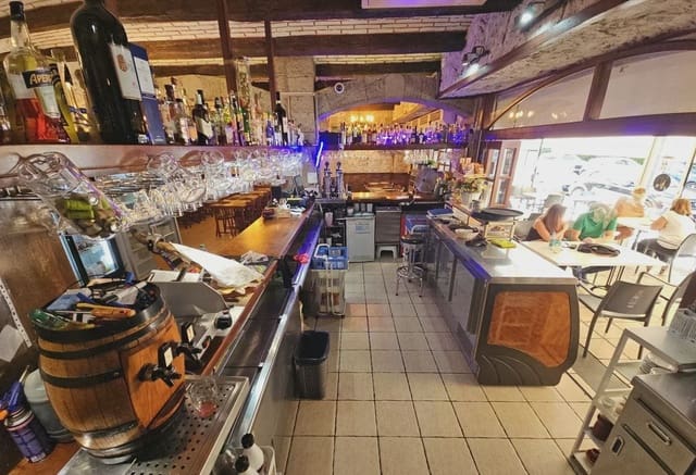 Commercial for sale in Blanes - € 700,000 (Ref: 10090126)