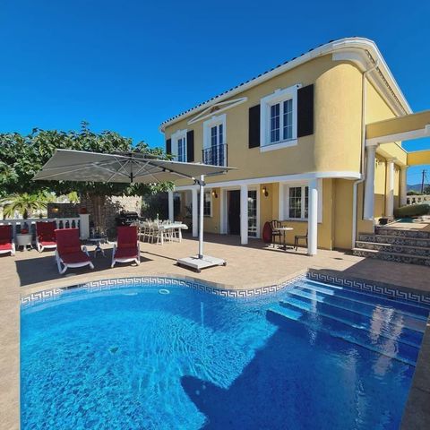 4 chambre Maison de Ville à vendre à Empuriabrava, Castelló d'Empúries avec piscine - 1 085 000 € (Ref: 10104264)