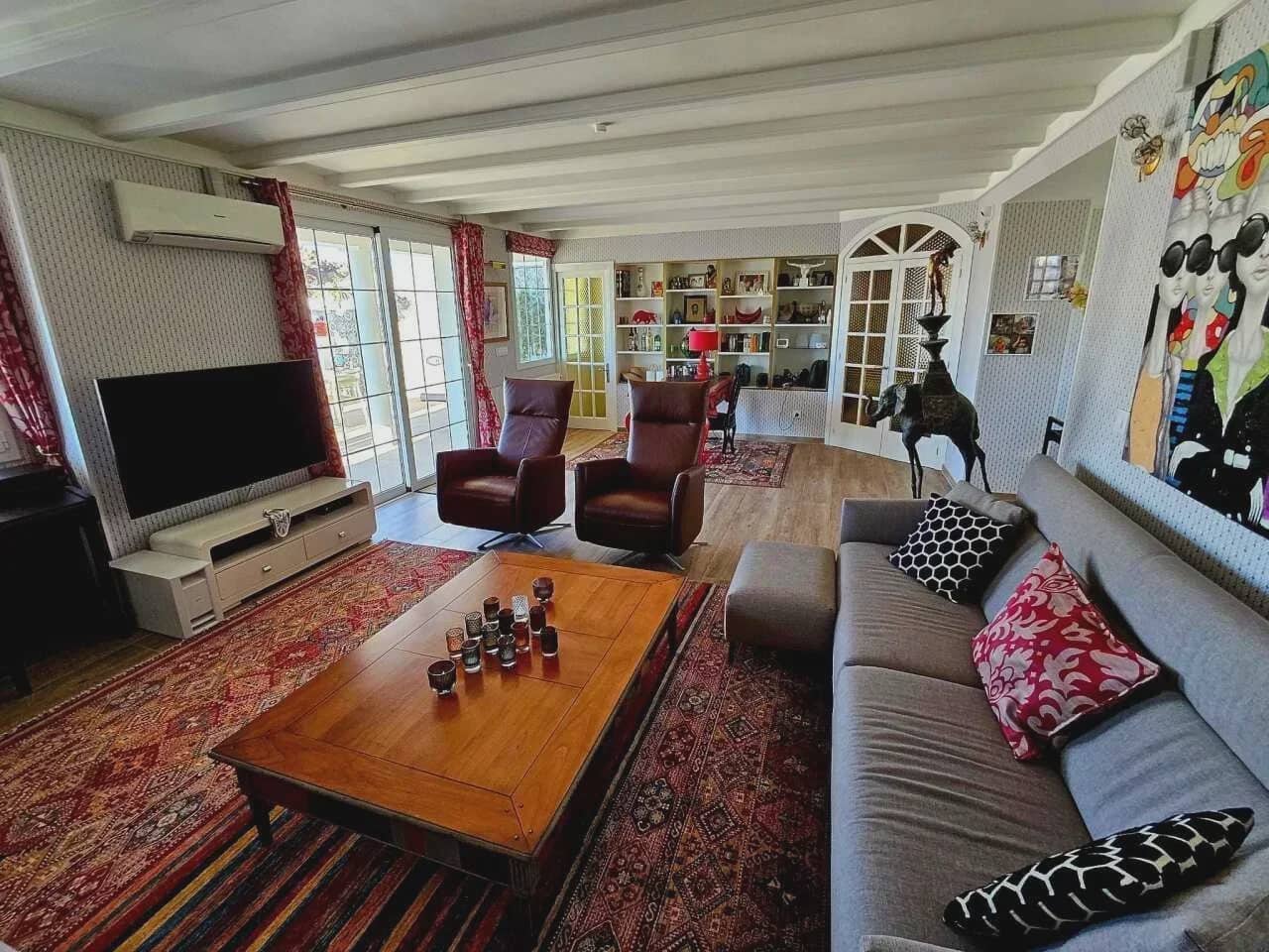 4 bedroom Townhouse for sale in Empuriabrava with pool - € 1,085,000 (Ref: 10104264)