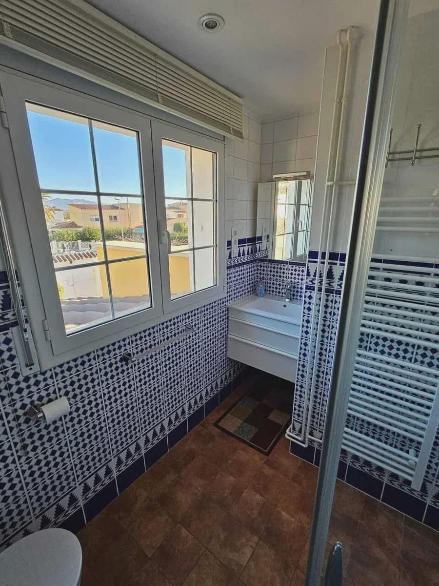4 bedroom Townhouse for sale in Empuriabrava with pool - € 1,085,000 (Ref: 10104264)
