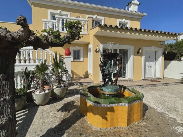 4 chambre Maison de Ville à vendre à Empuriabrava, Castelló d'Empúries avec piscine - 1 085 000 € (Ref: 10104264)