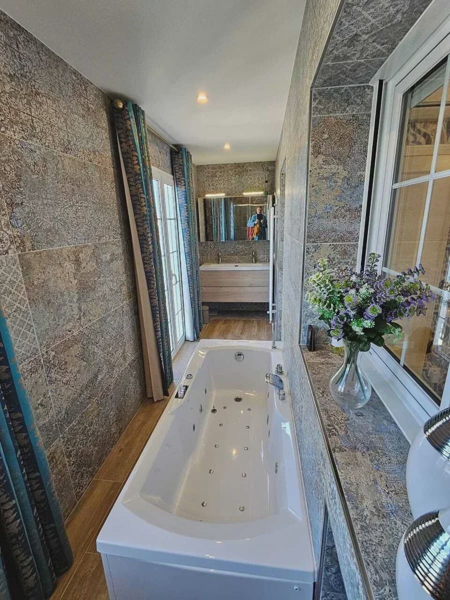 4 bedroom Townhouse for sale in Empuriabrava with pool - € 1,085,000 (Ref: 10104264)
