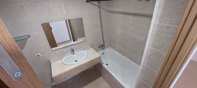 2 makuuhuone Asunto myytävänä paikassa Roca Grossa, Lloret de Mar mukana uima-altaan - 279 000 € (Ref: 9645679)