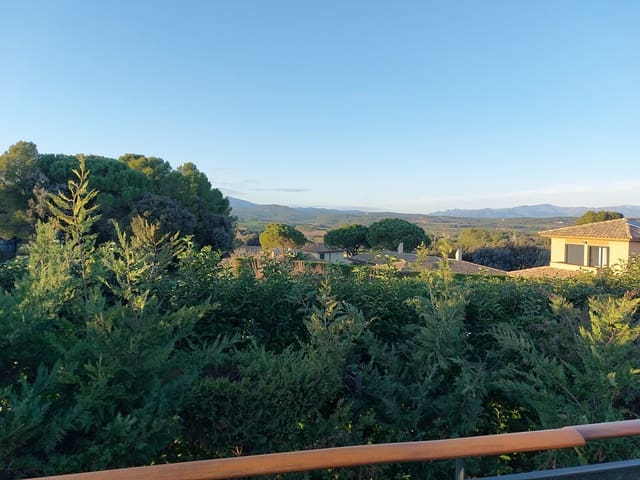 Piso de 1 habitación en Navata en venta con piscina garaje - 279.000 € (Ref: 9645680)