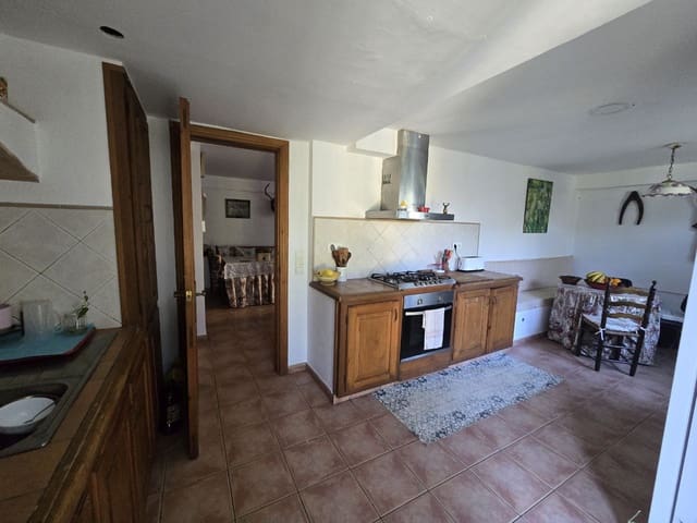 6 quarto Moradia para venda em Begur com piscina garagem - 650 000 € (Ref: 9645682)