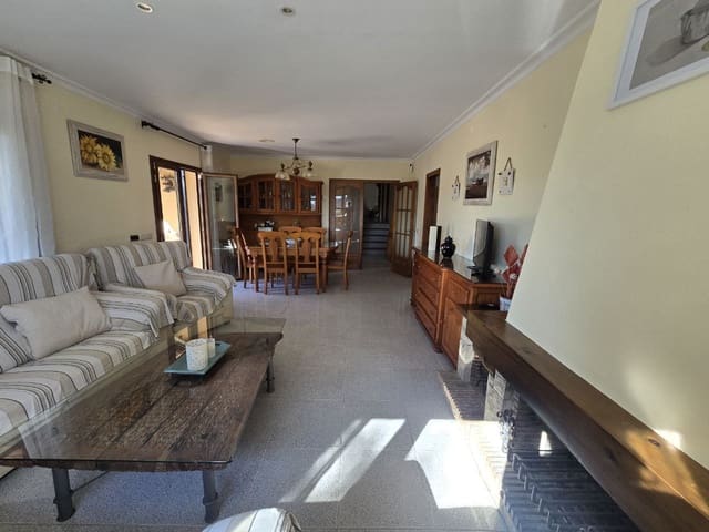 6 quarto Moradia para venda em Begur com piscina garagem - 650 000 € (Ref: 9645682)