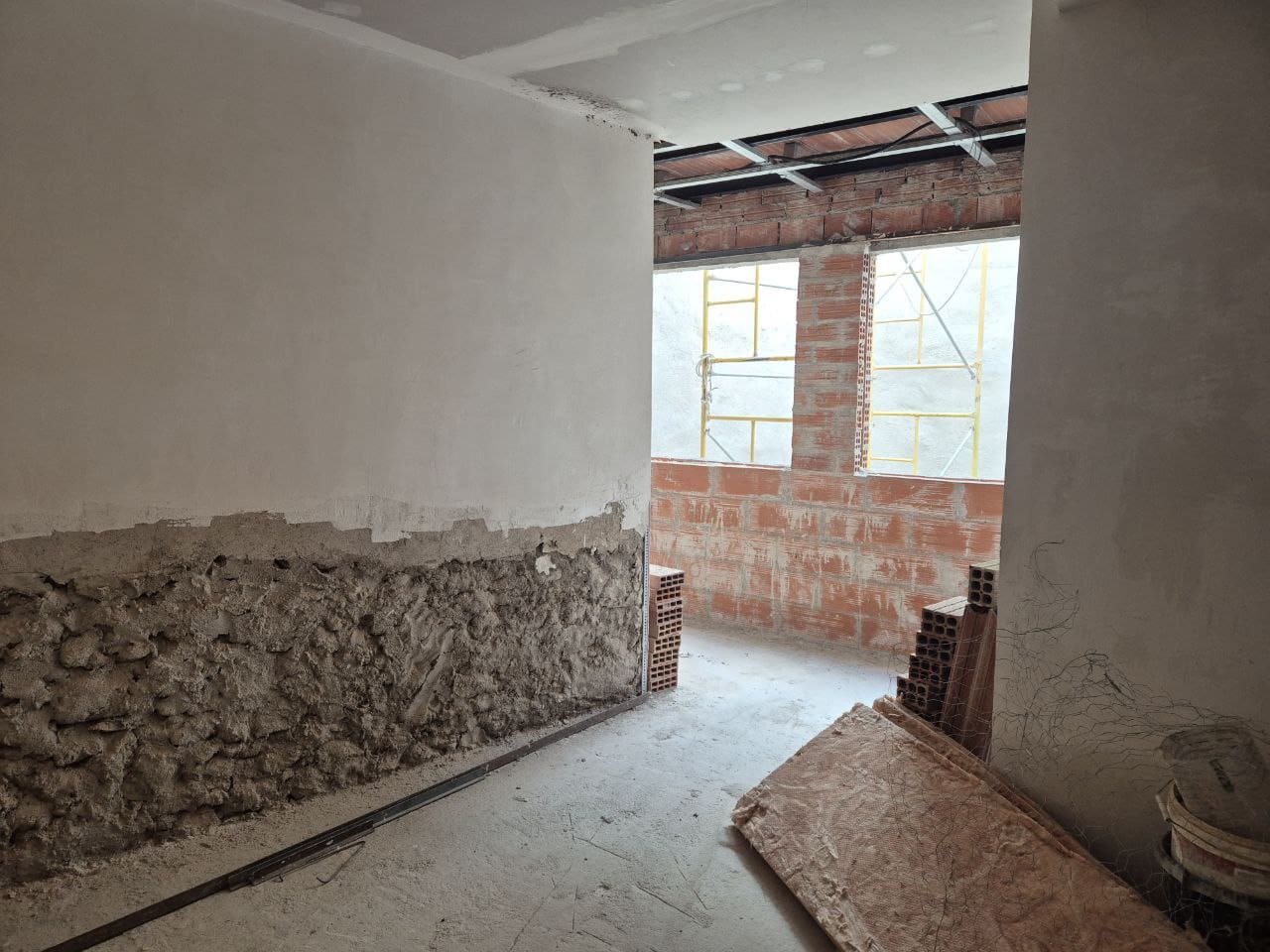 Casa de 4 habitaciones en La Cellera de Ter en venta - 215.000 € (Ref: 9645683)