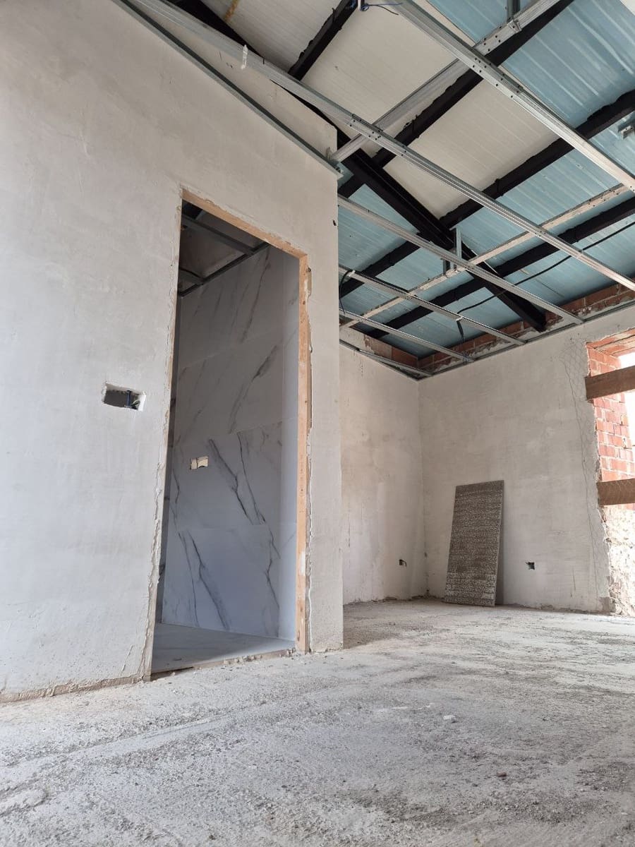 Casa de 4 habitaciones en La Cellera de Ter en venta - 215.000 € (Ref: 9645683)