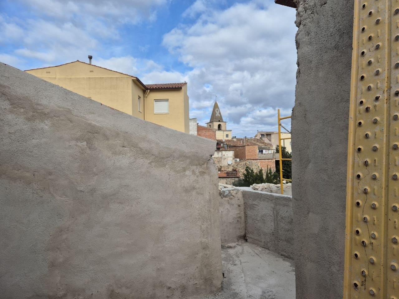 Casa de 4 habitaciones en La Cellera de Ter en venta - 215.000 € (Ref: 9645683)