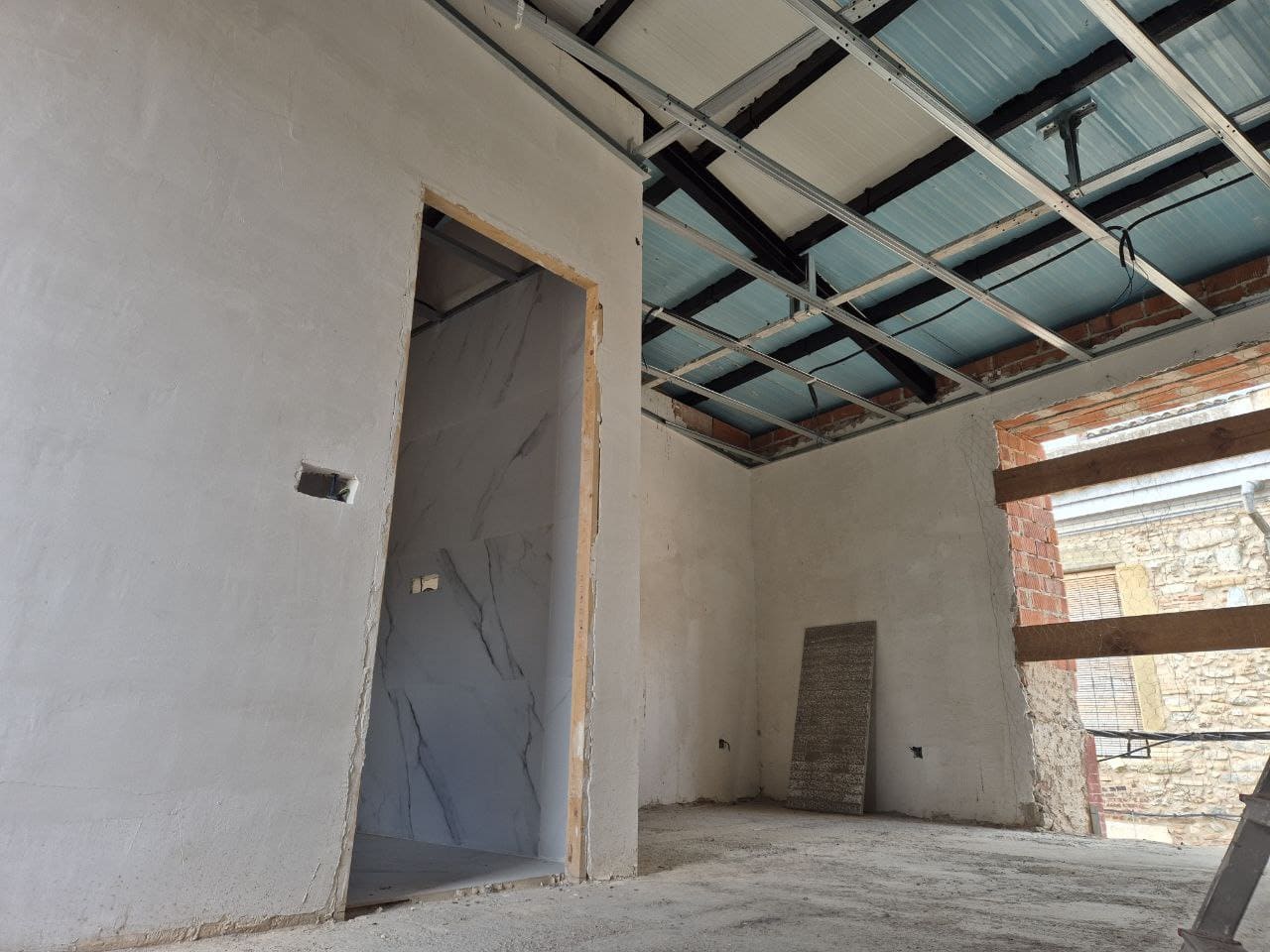 Casa de 4 habitaciones en La Cellera de Ter en venta - 215.000 € (Ref: 9645683)