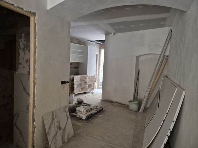 4 quarto Casa em Banda para venda em La Cellera de Ter - 215 000 € (Ref: 9645683)