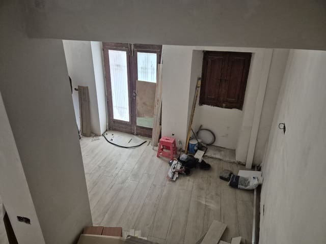 4 quarto Casa em Banda para venda em La Cellera de Ter - 215 000 € (Ref: 9645683)