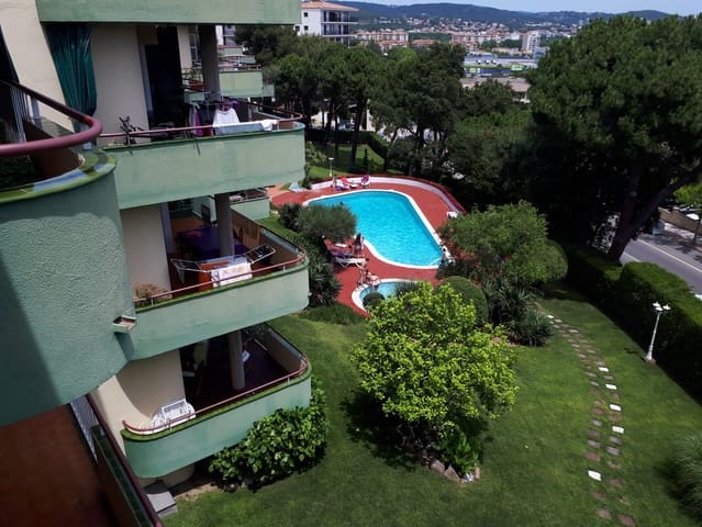 2 makuuhuone Asunto vuokrattavana paikassa S'Agaro, Castell-Platja d'Aro mukana uima-altaan 
autotalli - 1 390 € (Ref: 9645687)