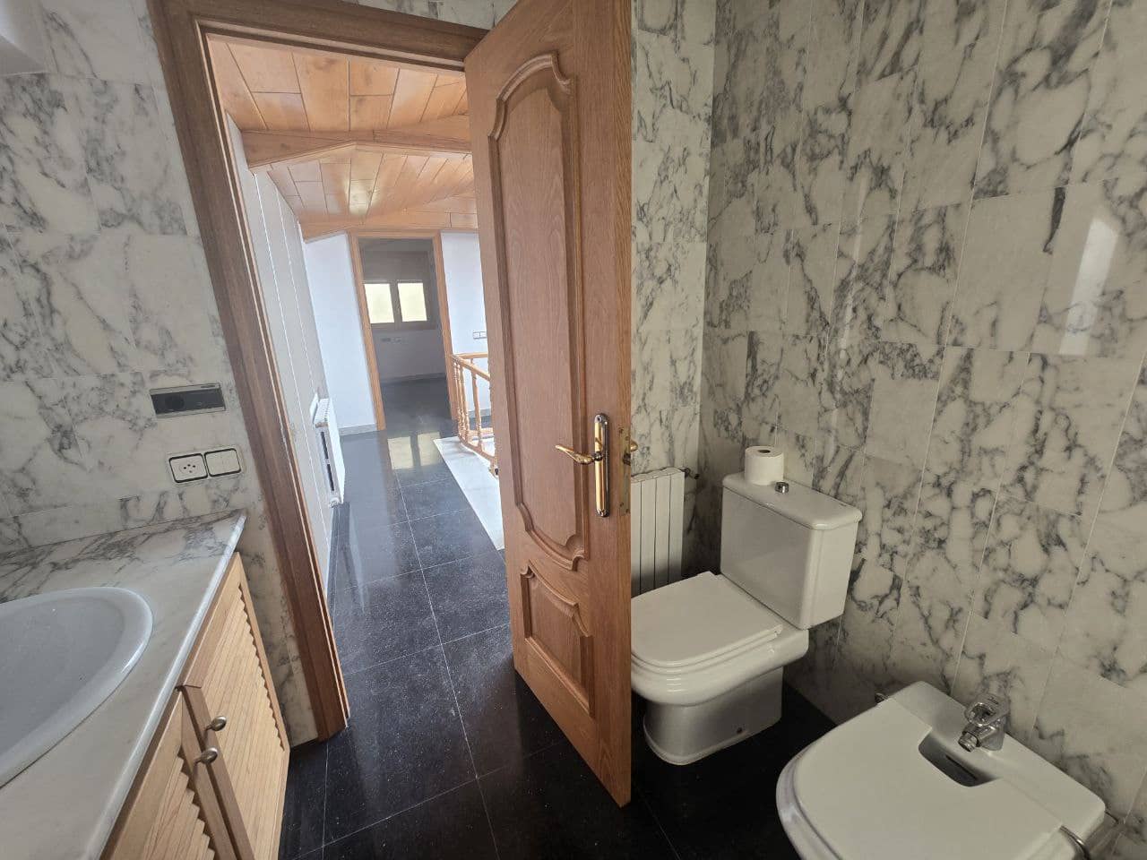 6 makuuhuone Huvila myytävänä paikassa Angles mukana 
autotalli - 420 000 € (Ref: 9645688)