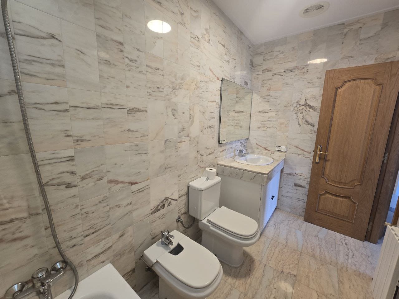 6 makuuhuone Huvila myytävänä paikassa Angles mukana 
autotalli - 420 000 € (Ref: 9645688)