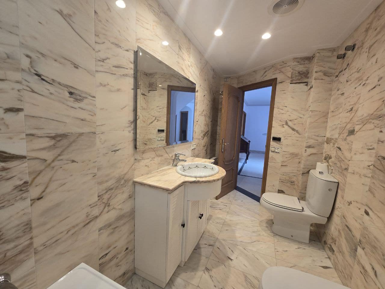 6 makuuhuone Huvila myytävänä paikassa Angles mukana 
autotalli - 420 000 € (Ref: 9645688)