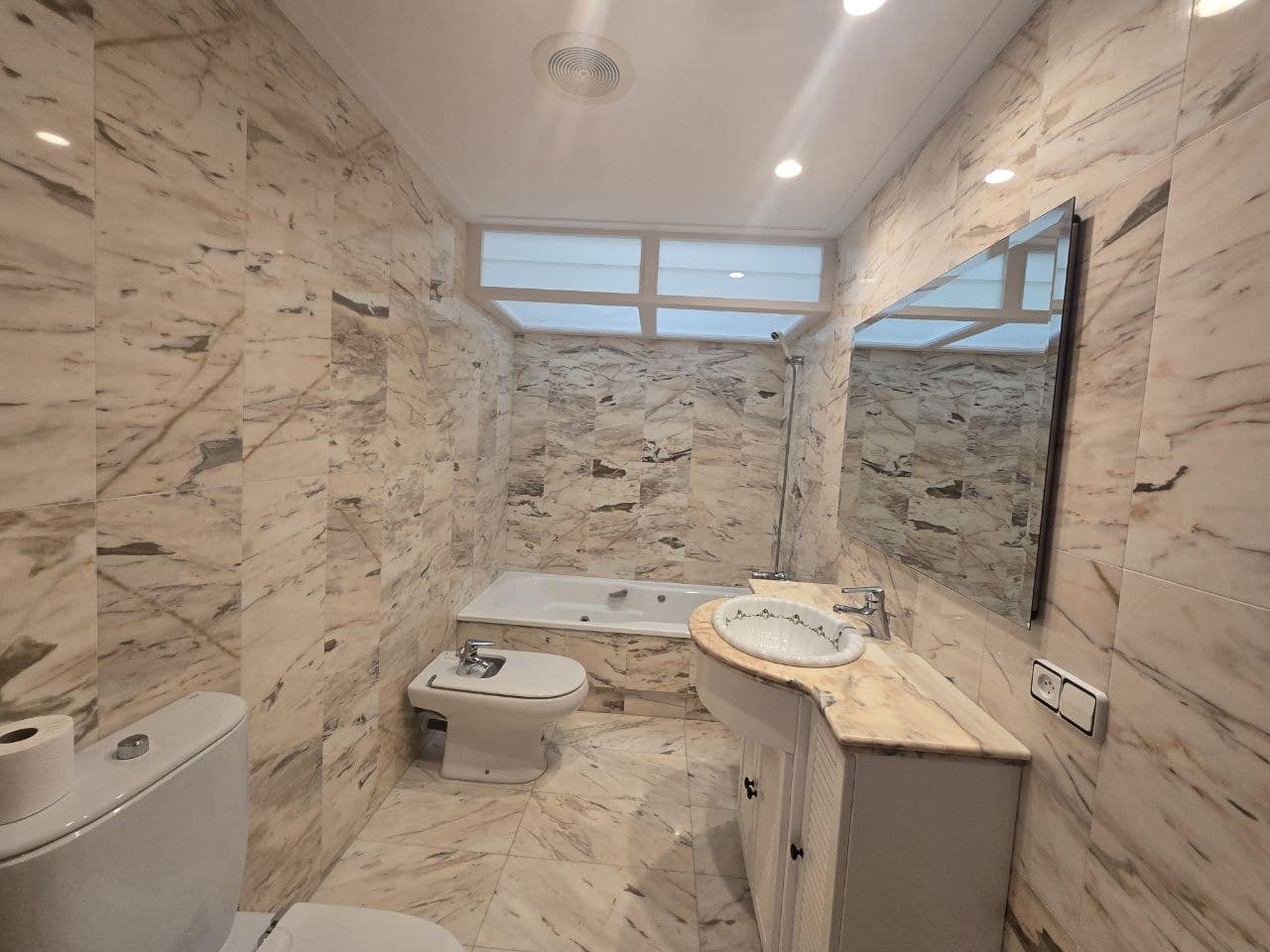 6 makuuhuone Huvila myytävänä paikassa Angles mukana 
autotalli - 420 000 € (Ref: 9645688)