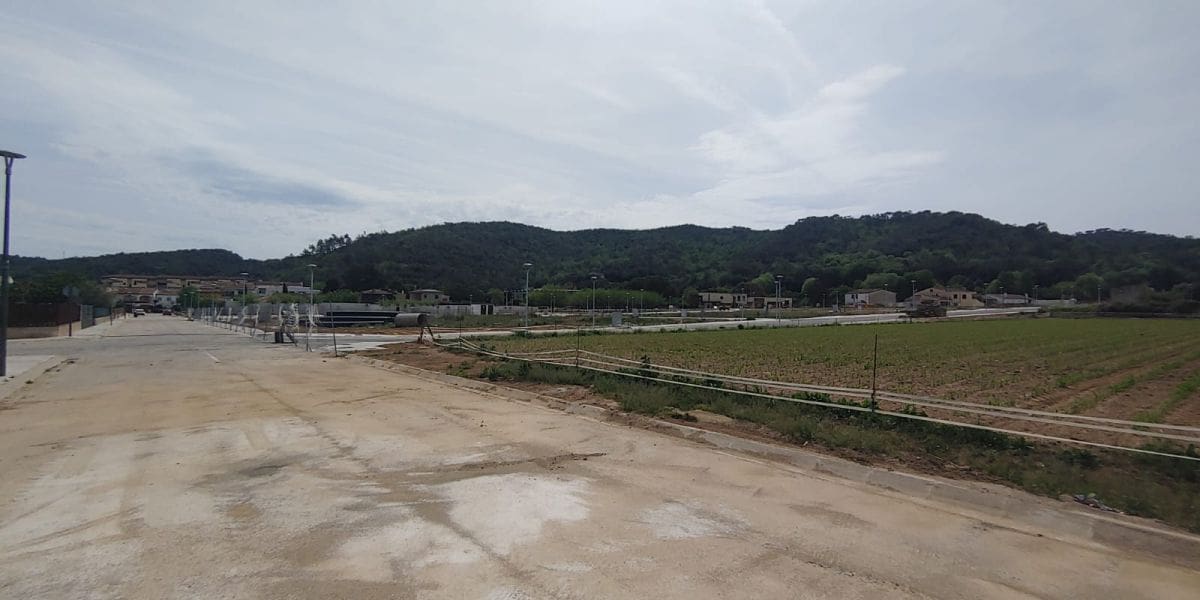 Mark till salu i Bescano - 195 000 € (Ref: 9645690)