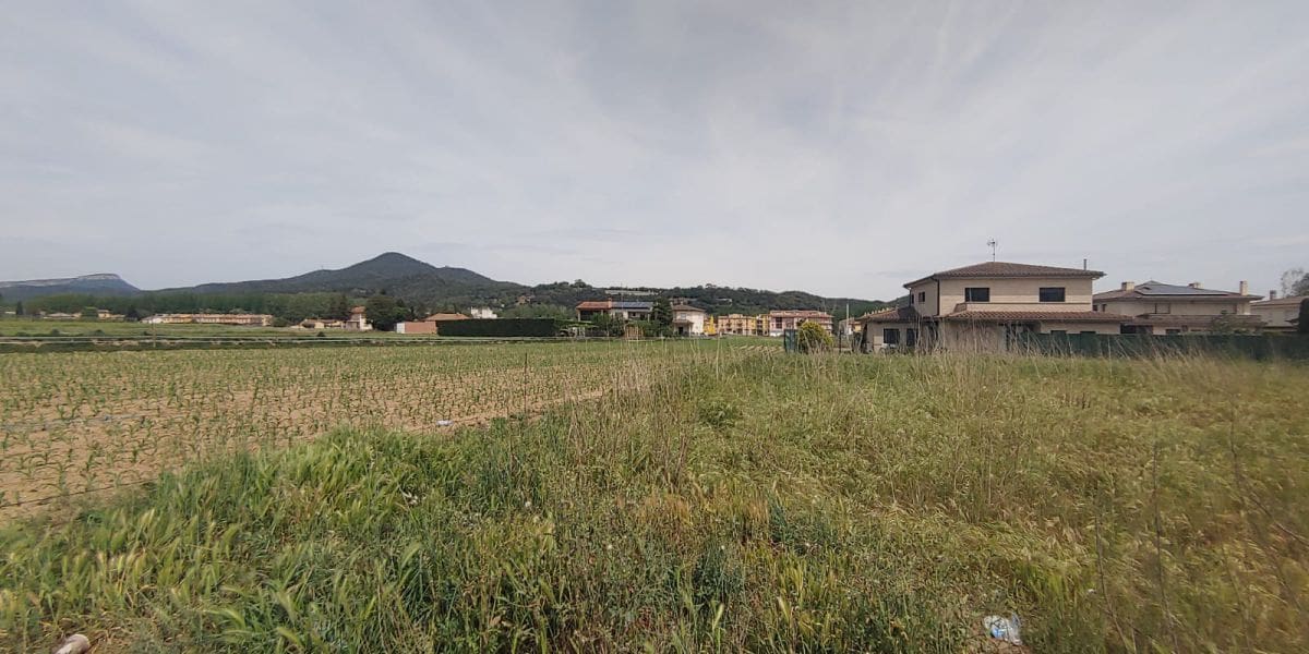 Mark till salu i Bescano - 195 000 € (Ref: 9645690)