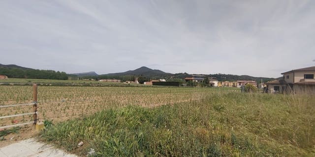 Ubebygd land til salgs i Bescanó - € 195 000 (Ref: 9645690)