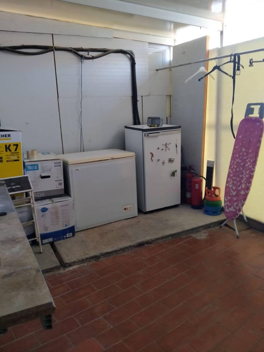 Commercial for sale in L'Escala - € 350,000 (Ref: 9645692)