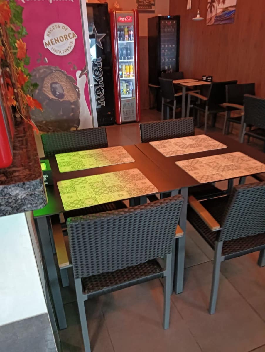 Commercial for sale in L'Escala - € 350,000 (Ref: 9645692)