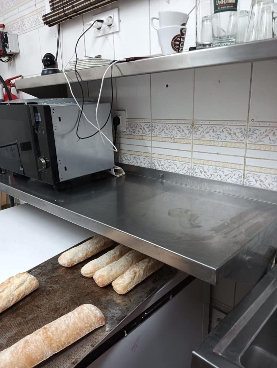 Commercial for sale in L'Escala - € 350,000 (Ref: 9645692)