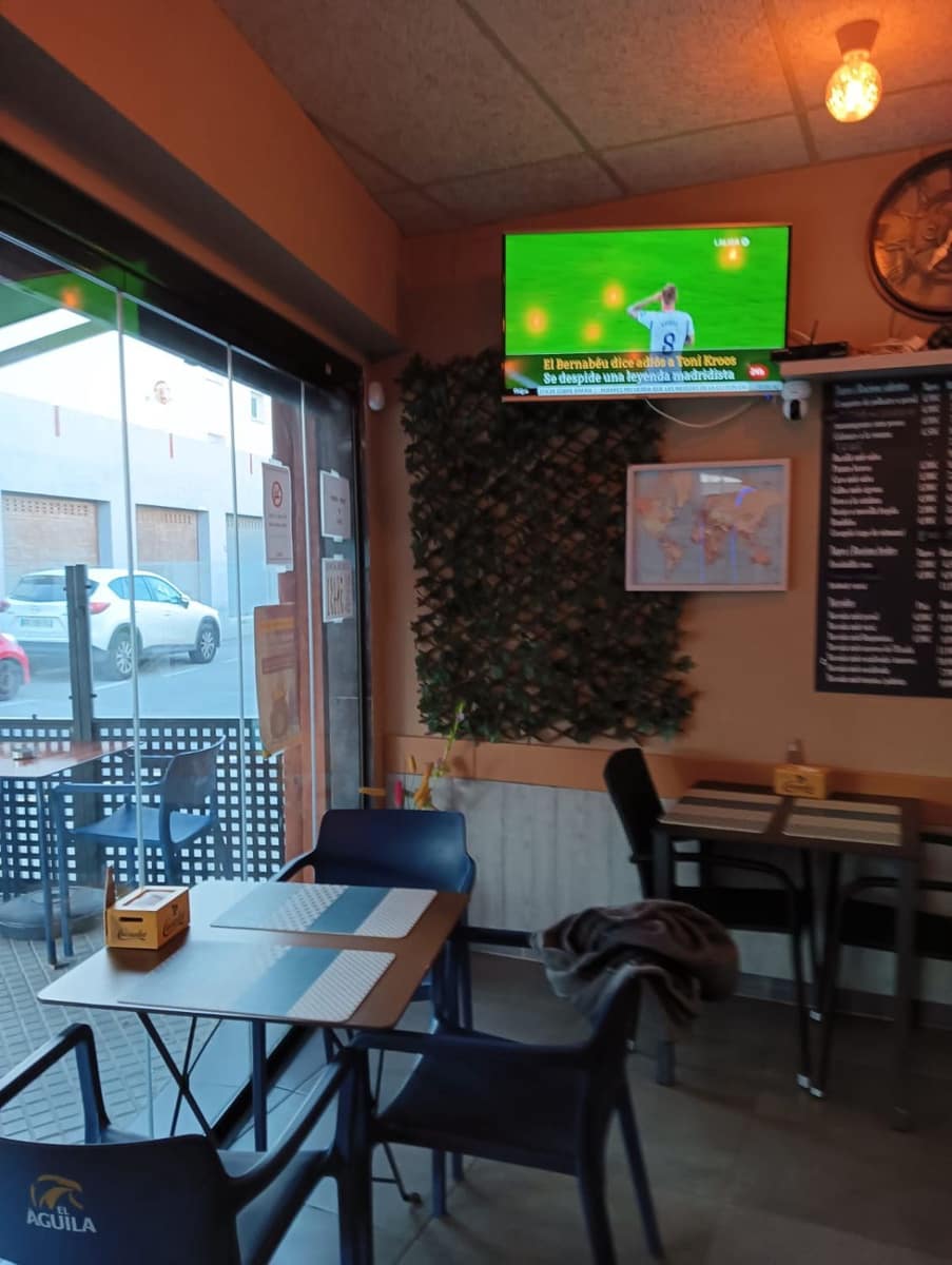 Commercial for sale in L'Escala - € 350,000 (Ref: 9645692)