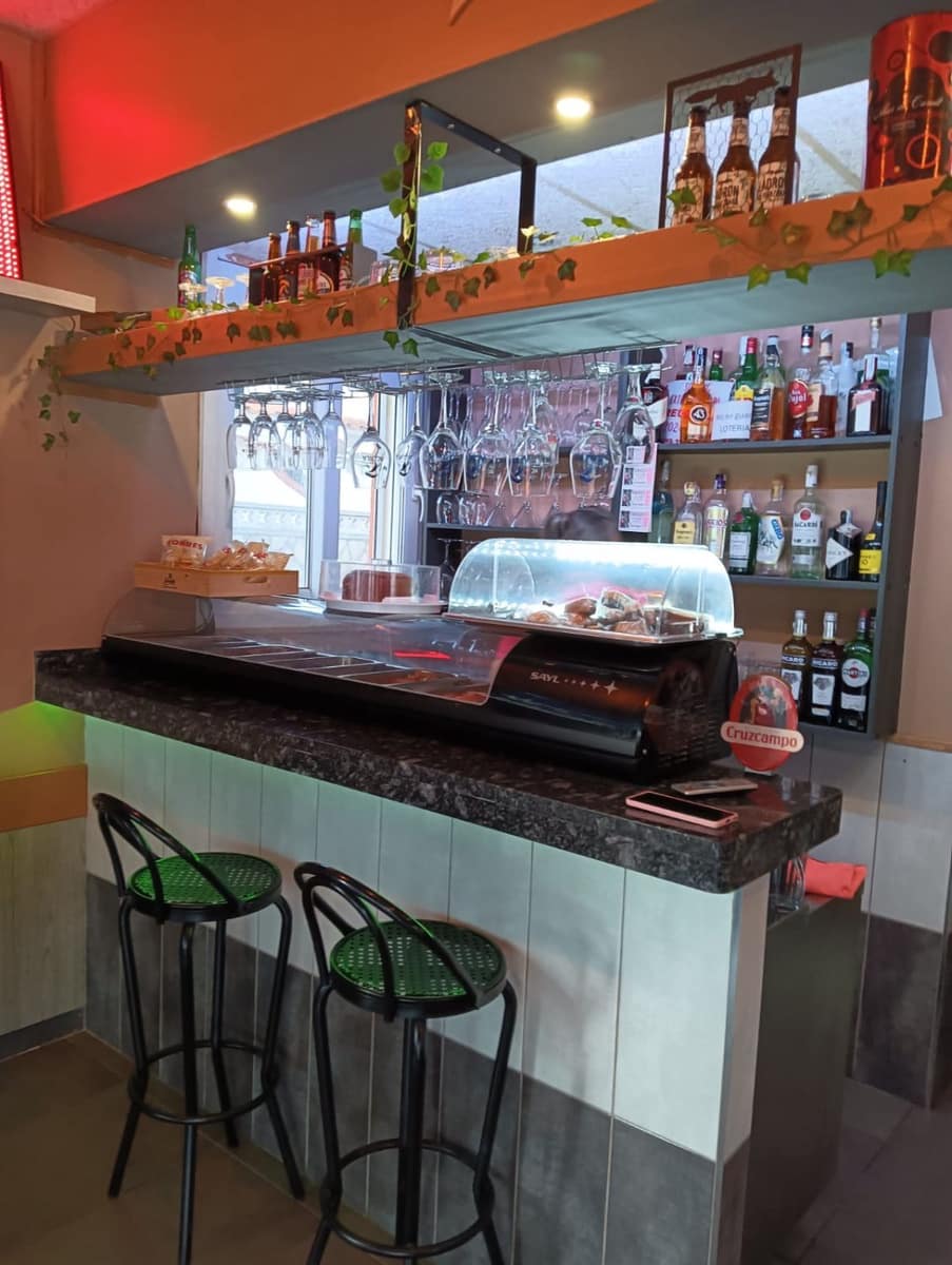 Commercieel te koop in L'Escala - € 350.000 (Ref: 9645692)