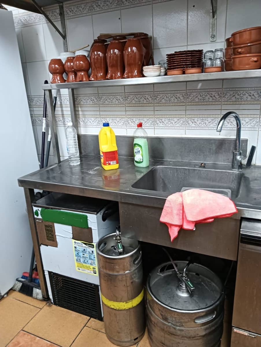 Commercieel te koop in L'Escala - € 350.000 (Ref: 9645692)