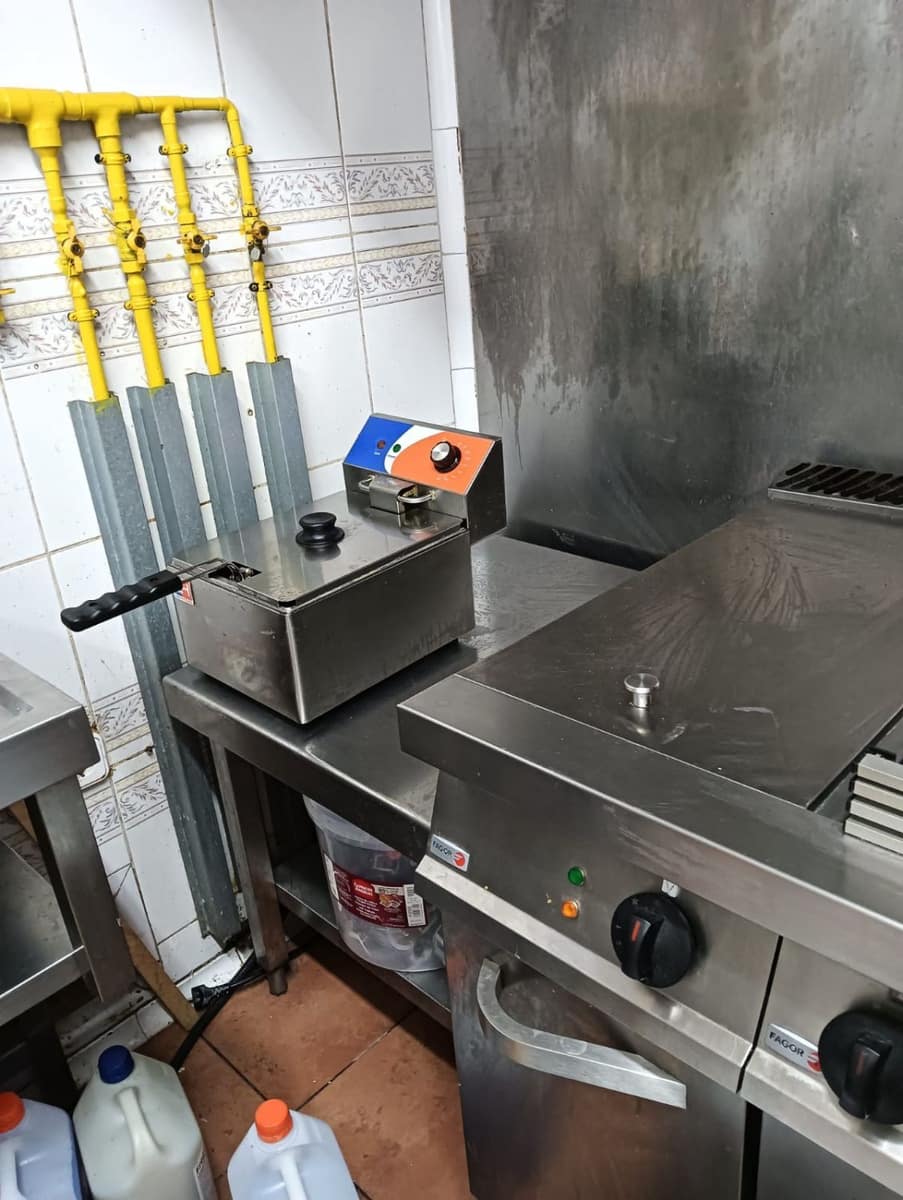 Commercieel te koop in L'Escala - € 350.000 (Ref: 9645692)