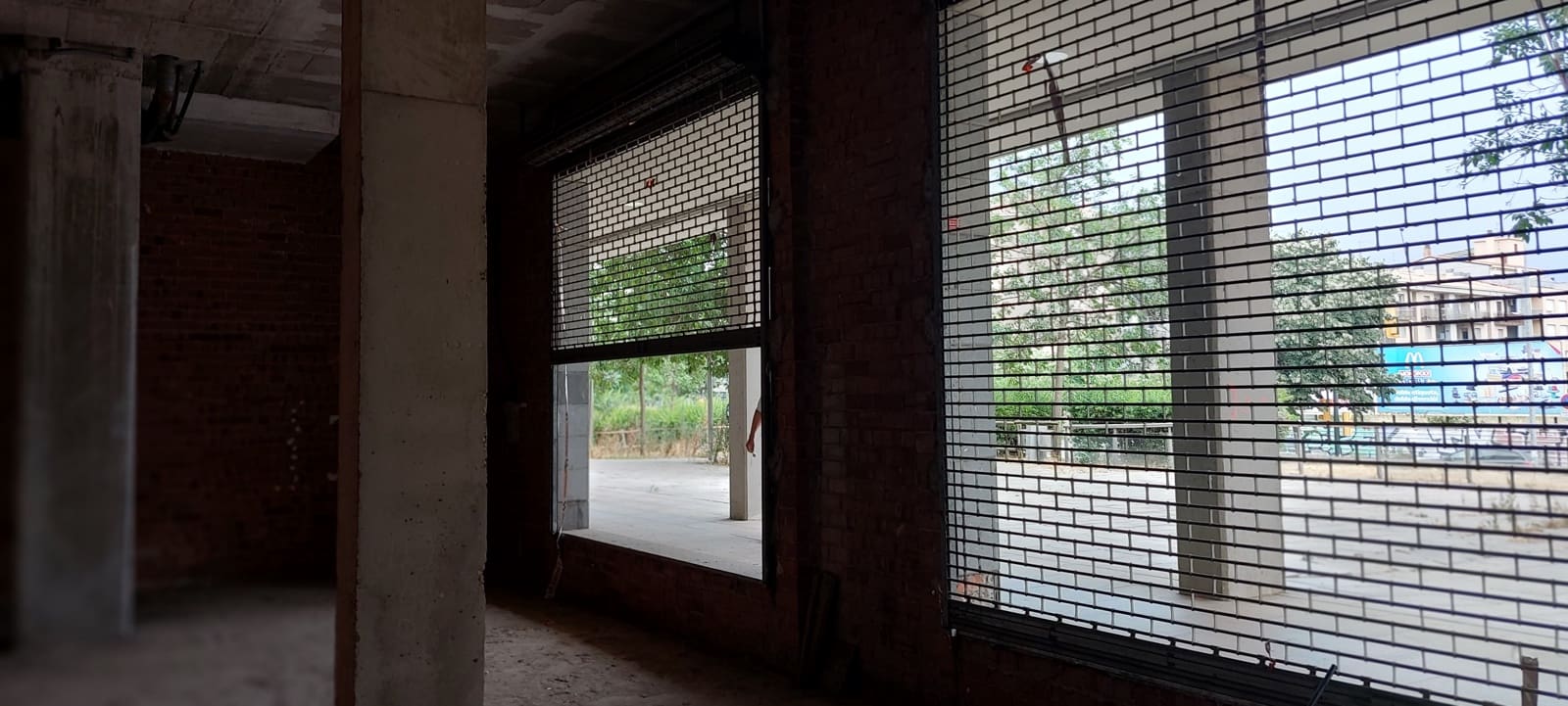 Erhverv til salg i Girona by - € 120.000 (Ref: 9645693)