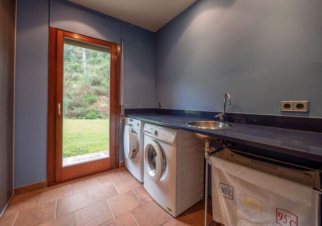 4 soveværelse Villa til salg i Bescanó med garage - € 1.090.000 (Ref: 9645695)