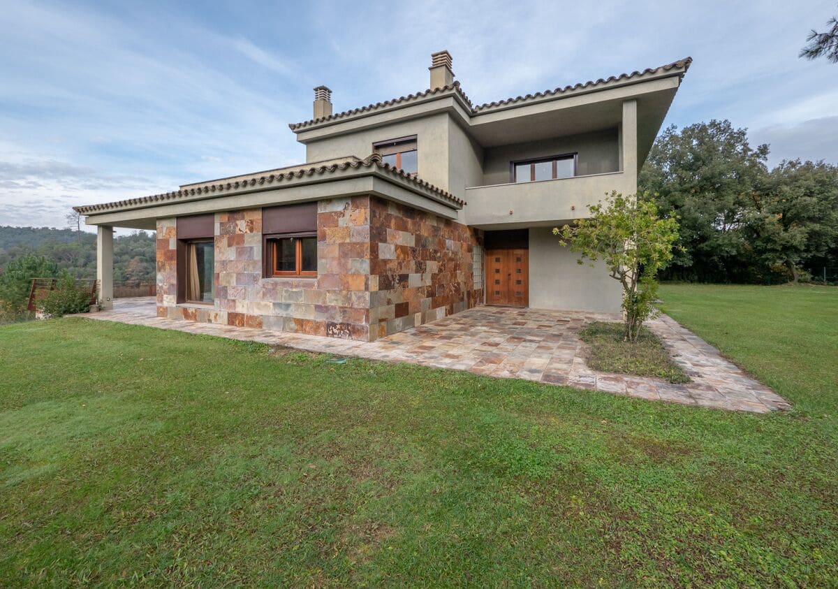 4 Zimmer Villa zu verkaufen in Bescano mit Garage - 1.090.000 € (Ref: 9645695)