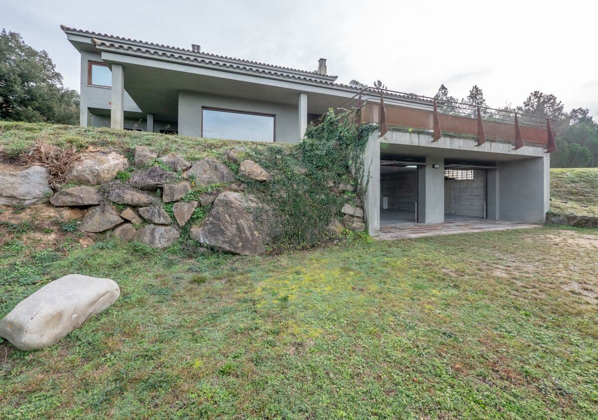 4 Zimmer Villa zu verkaufen in Bescano mit Garage - 1.090.000 € (Ref: 9645695)