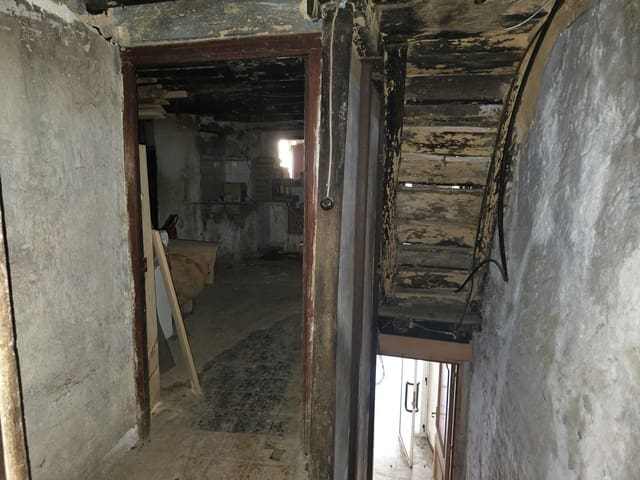 Omakotitalo myytävänä paikassa Osor - 99 000 € (Ref: 9645696)