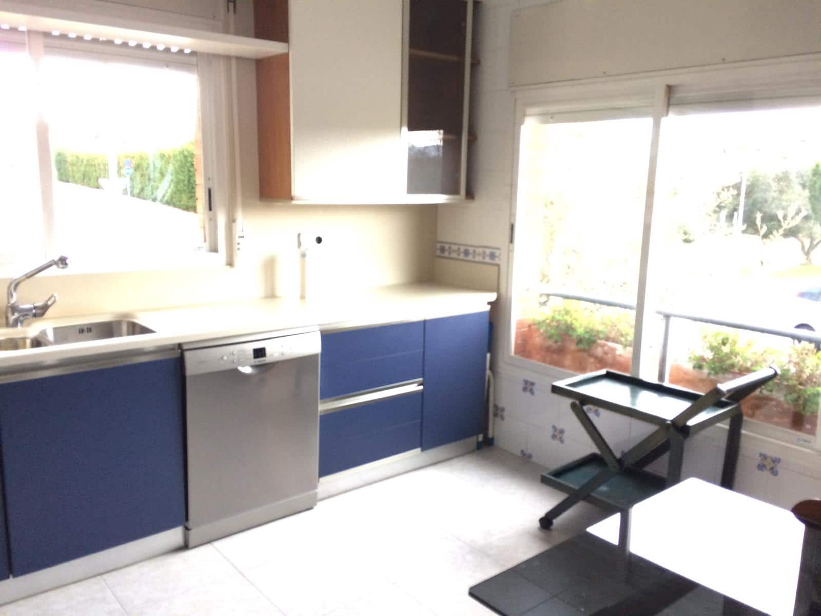 4 sovrum Hus till salu i Girona stad med pool garage - 799 000 € (Ref: 9645699)