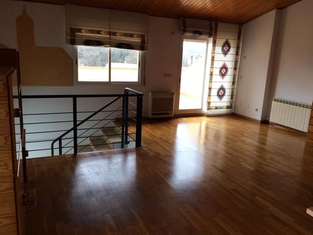 Casa de 4 habitaciones en Girona ciudad en venta con piscina garaje - 799.000 € (Ref: 9645699)