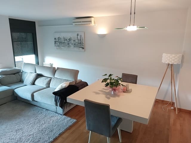 4 makuuhuone Asunto vuokrattavana paikassa Girona kaupunki mukana uima-altaan - 1 950 € (Ref: 9645700)