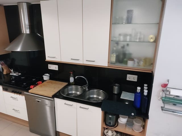 4 makuuhuone Asunto vuokrattavana paikassa Girona kaupunki mukana uima-altaan - 1 950 € (Ref: 9645700)