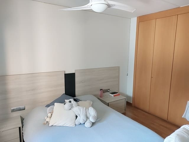 4 makuuhuone Asunto vuokrattavana paikassa Girona kaupunki mukana uima-altaan - 1 950 € (Ref: 9645700)