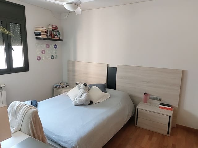 4 makuuhuone Asunto vuokrattavana paikassa Girona kaupunki mukana uima-altaan - 1 950 € (Ref: 9645700)