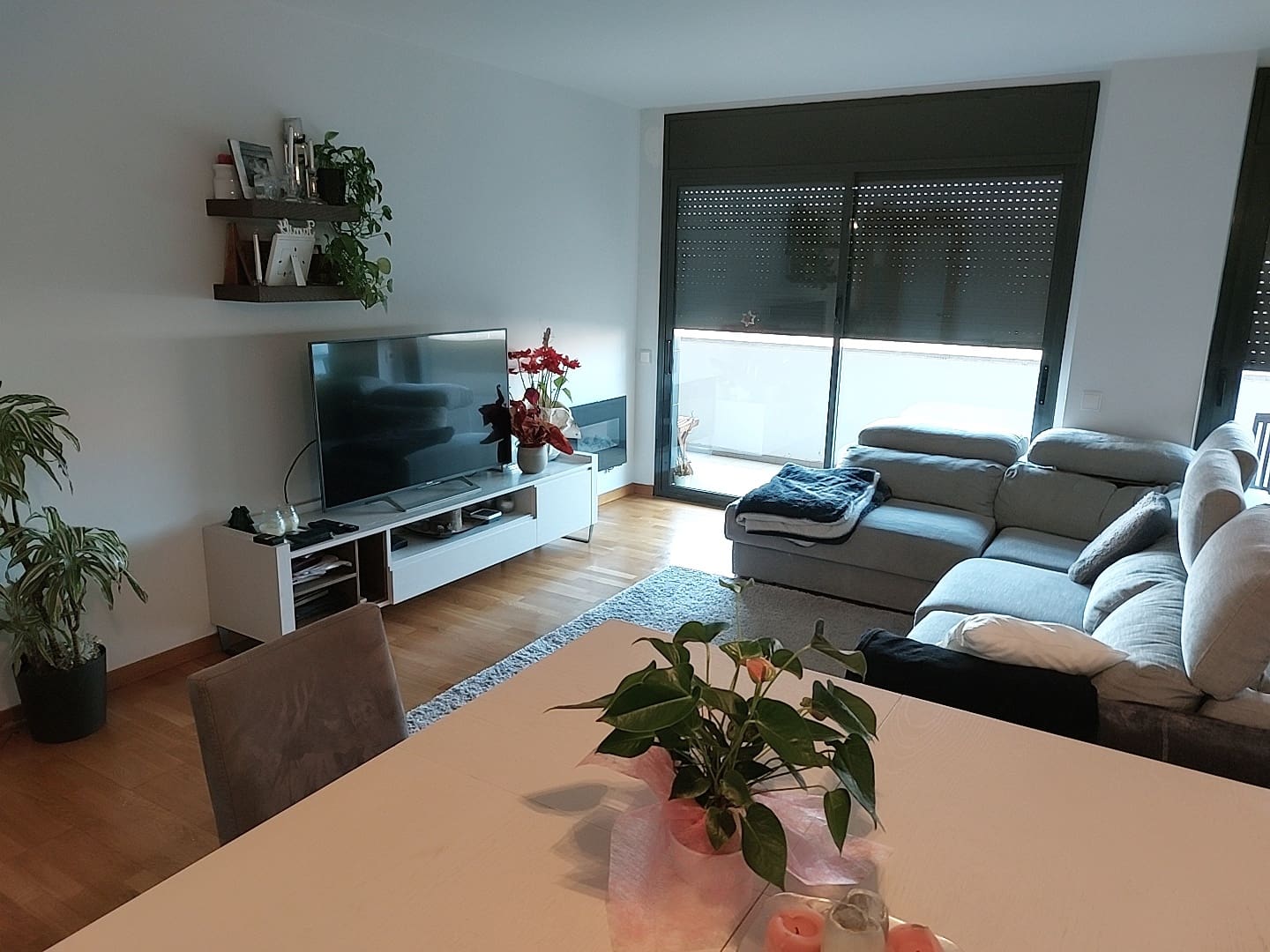 4 soveværelse Lejlighed til leje i Girona by med swimmingpool - € 1.950 (Ref: 9645700)