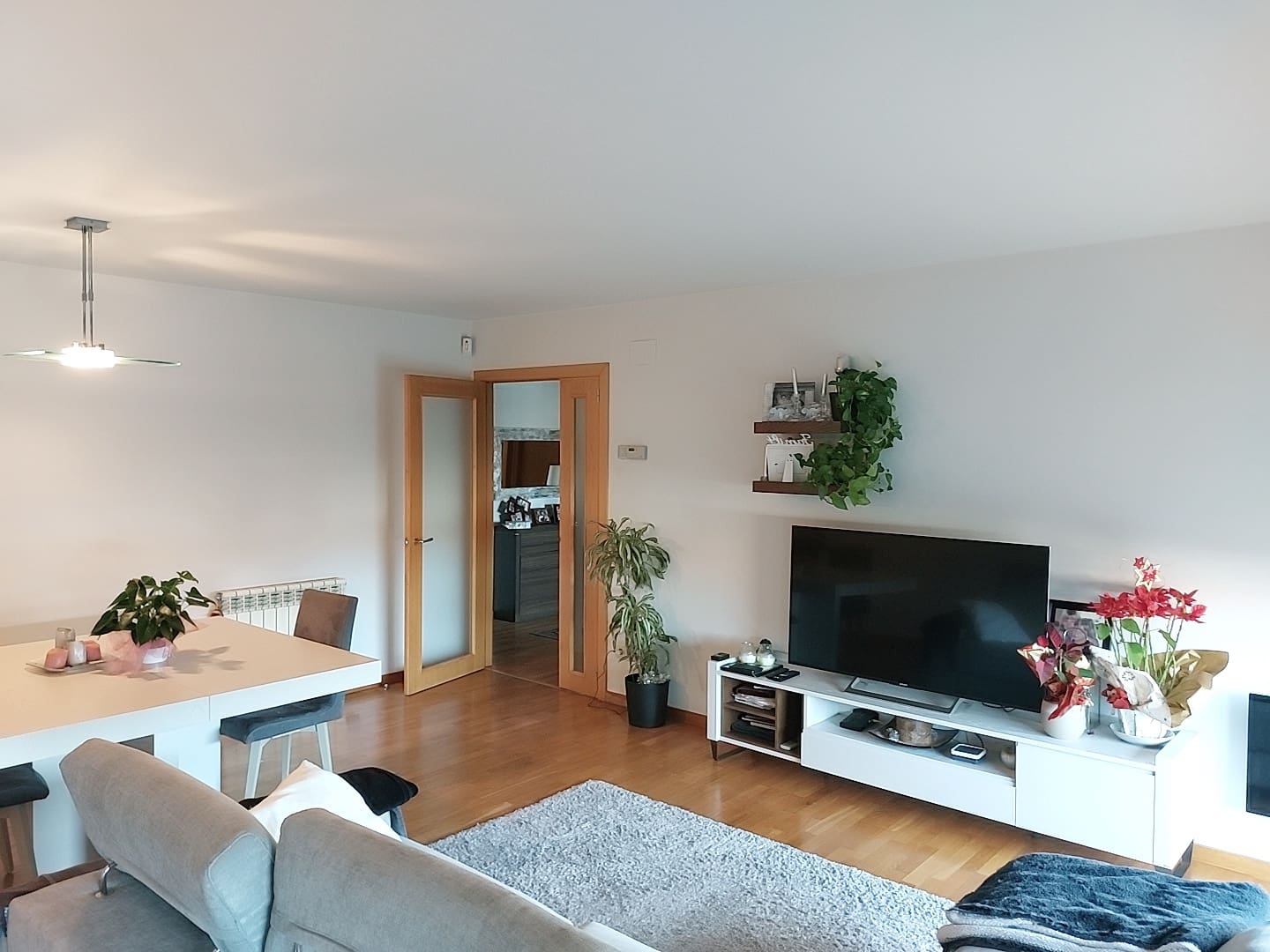 4 soveværelse Lejlighed til leje i Girona by med swimmingpool - € 1.950 (Ref: 9645700)