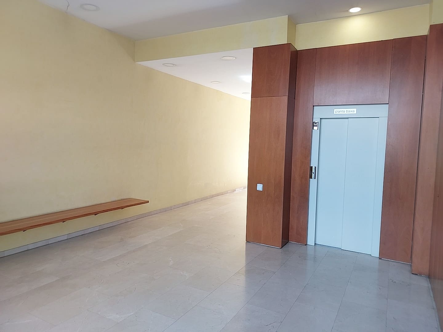 4 soveværelse Lejlighed til leje i Girona by med swimmingpool - € 1.950 (Ref: 9645700)