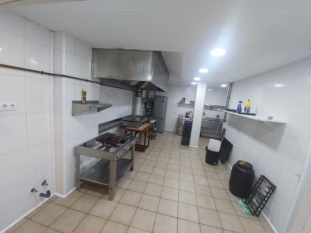 Kaupallinen myytävänä paikassa Sant Joan de Palamós, Palamós mukana 
autotalli - 320 000 € (Ref: 9646314)