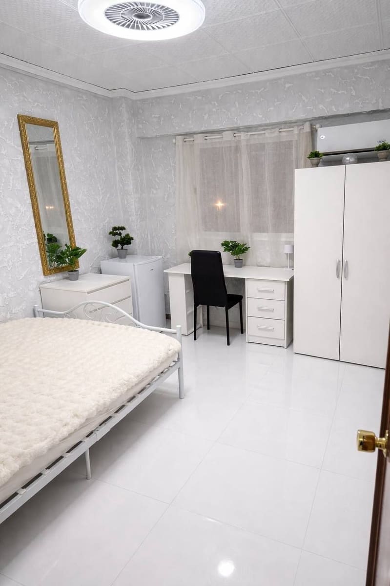 5 sypialnia Mieszkanie na sprzedaż w Miasto Walencja - 245 000 € (Ref: 9658396)