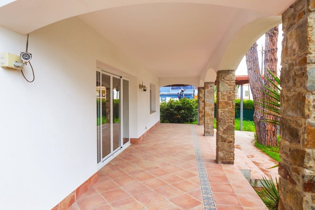 5 chambre Villa/Maison à vendre à Platja d'Aro avec garage - 1 200 000 € (Ref: 9666002)