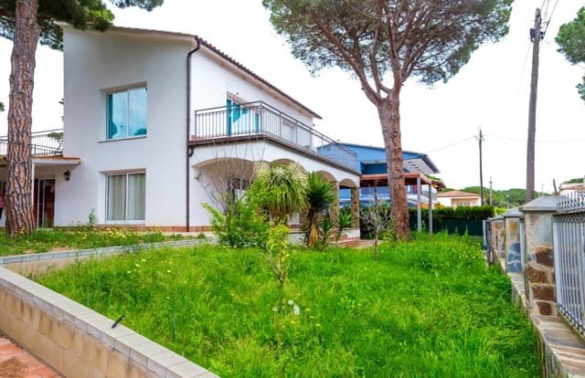 5 chambre Villa/Maison à vendre à Platja d'Aro, Castell-Platja d'Aro avec garage - 1 200 000 € (Ref: 9666002)