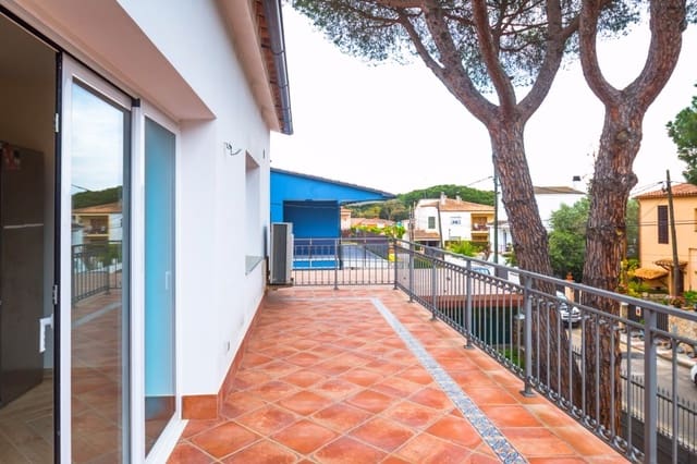 5 chambre Villa/Maison à vendre à Platja d'Aro, Castell-Platja d'Aro avec garage - 1 200 000 € (Ref: 9666002)